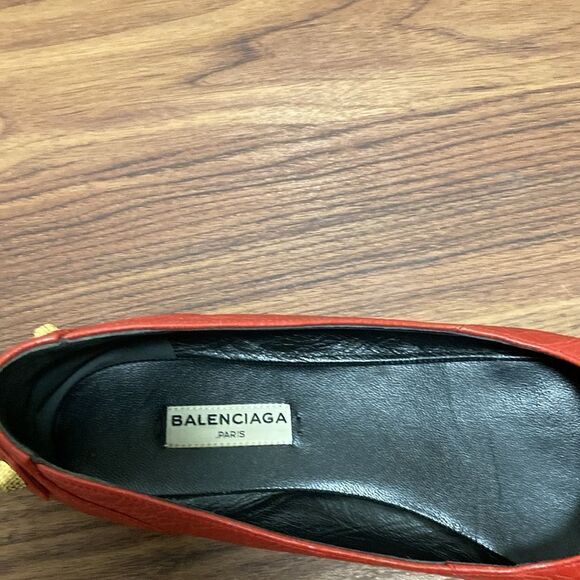 Balenciaga Red Distressed Leather Stud Ballet Flats. Size 37. - Picture 6 of 7